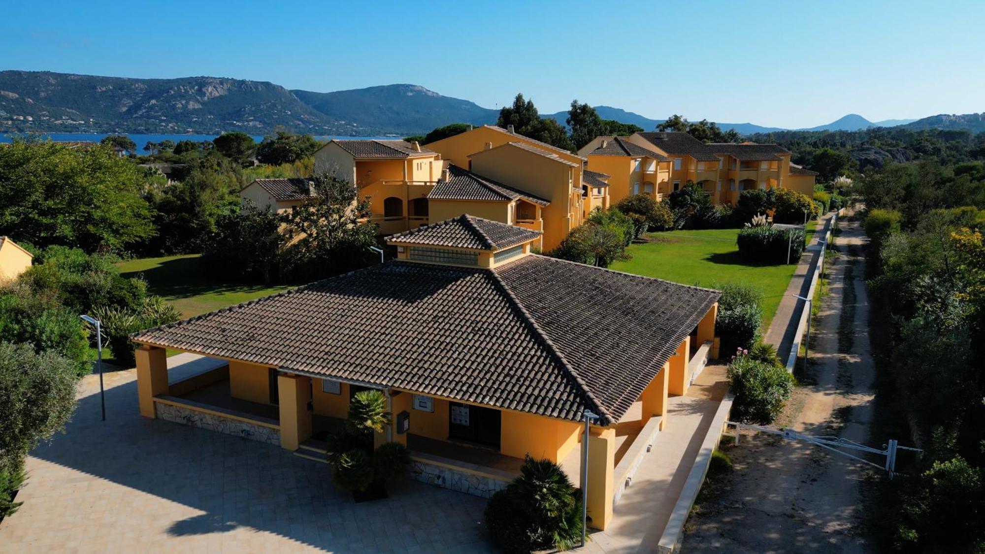 Residence Paese Serenu 维琪奥港 外观 照片